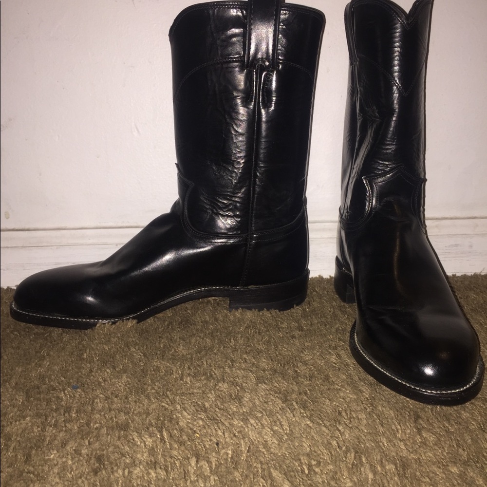 Like new Black cowboy boots